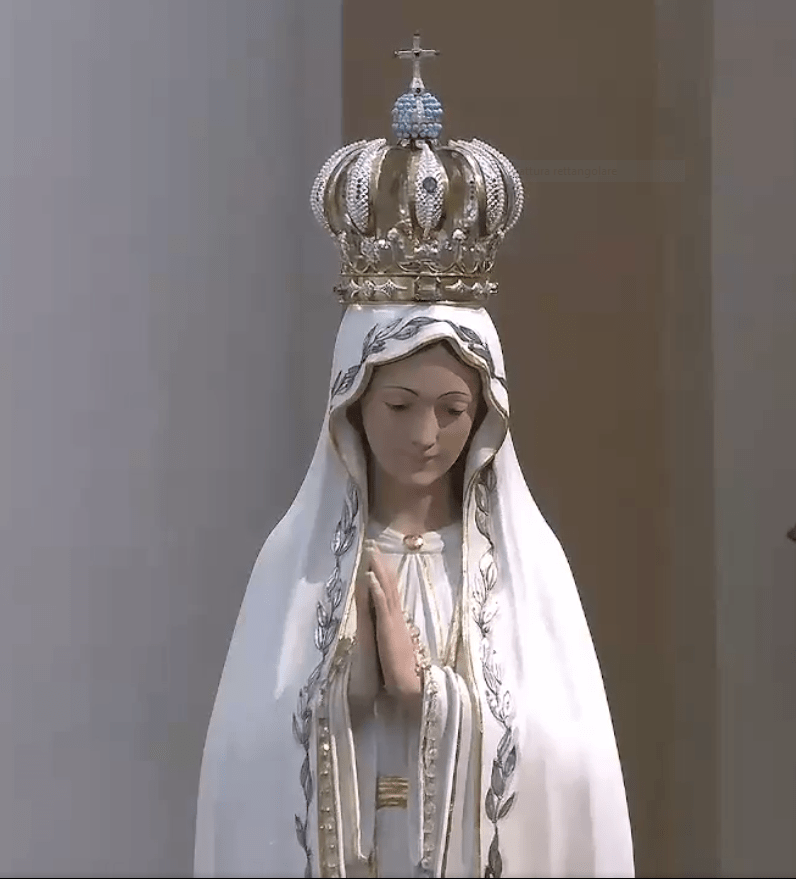 15 AGOSTO 2025. UNA CORONA PER LA MADONNA DI FATIMA